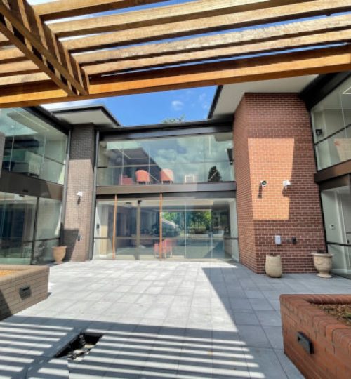 Frameless Glass Courtyard.